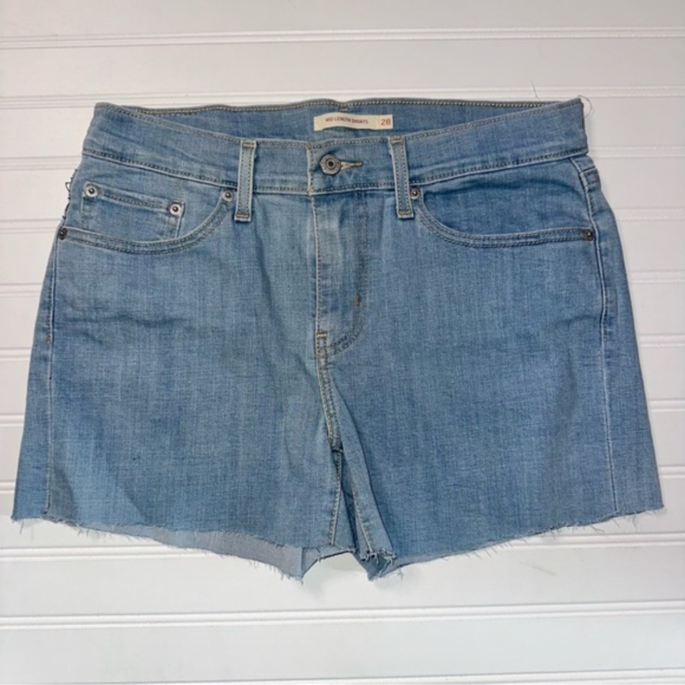 Levi’s Mid Length Denim Shorts Size 28